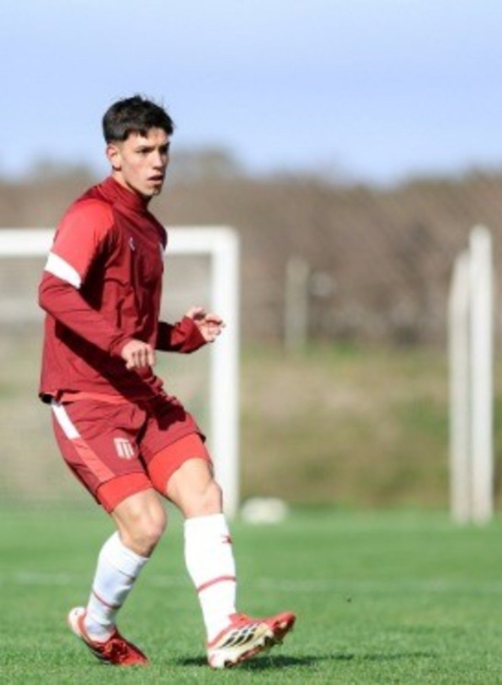 Lucas Cornejo será cedido a Delfín.