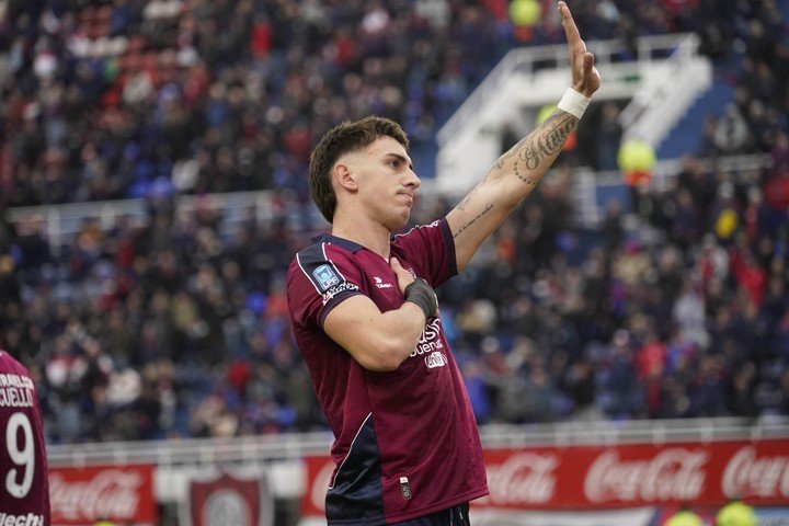 Auzmendi, el goleador de San Lorenzo (Foto: Fernando de la Orden).