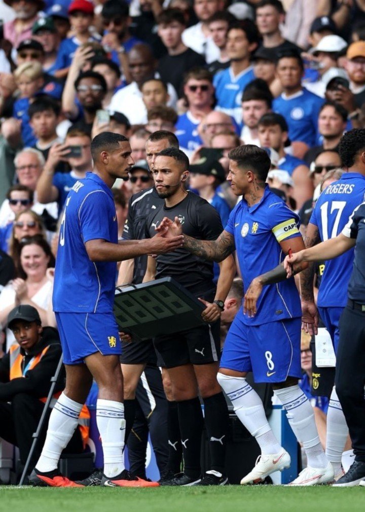 Enzo fue abucheado en su ingreso (Foto: Twitter CFC Pics).