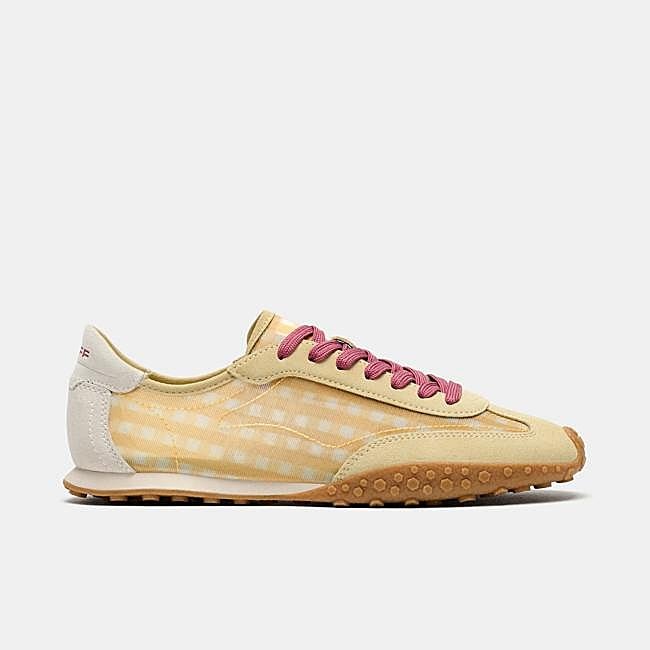 Zapatillas con estampado vichy en amarillo de HOFF.