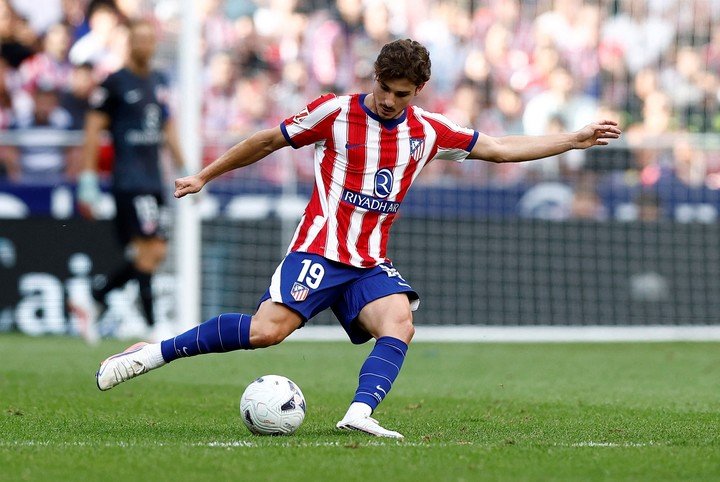 Julián volvió a jugar con la camiseta del Atlético de Madrid. REUTERS/Thomas Peter