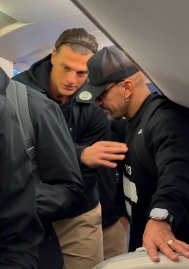 Verón viajó para el cruce de Libertadores. (@edlpoficial)