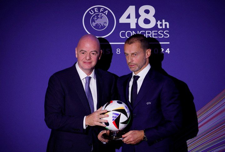 Infantino y Ceferin. (Foto: Reuters)
