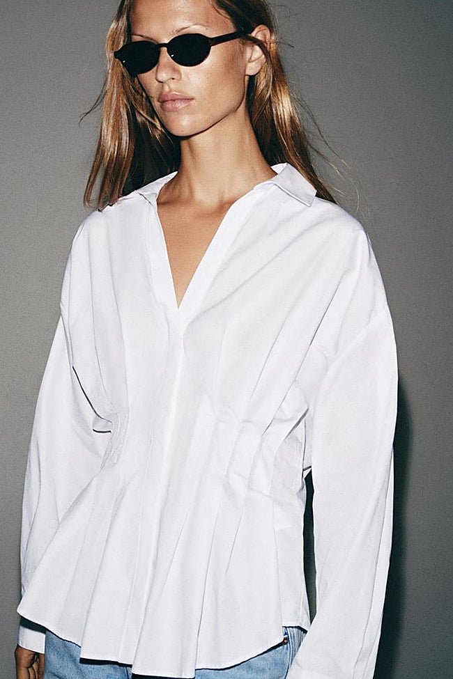 Camisa blanca de Zara (25,99 euros)