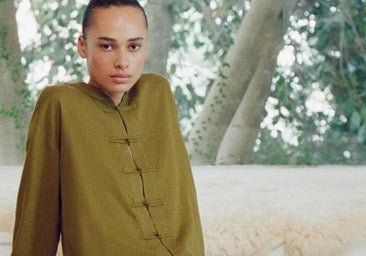 Todas mis amigas elegantes llevan camisas con nudo Aligne Saffron: las más bonitas de la temporada