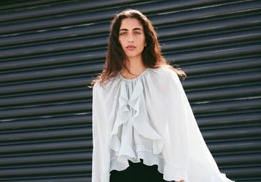 Las camisas con volantes más apetecibles para los días de entretiempo