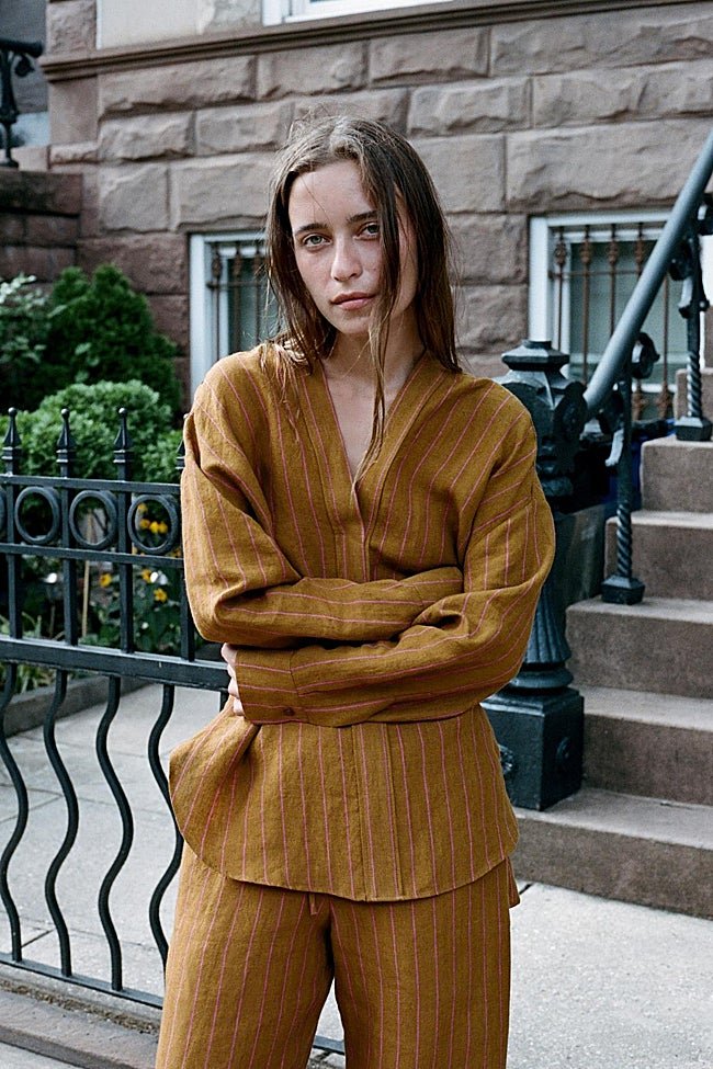Camisa estampada con rayas de Zara (49,99 euros)