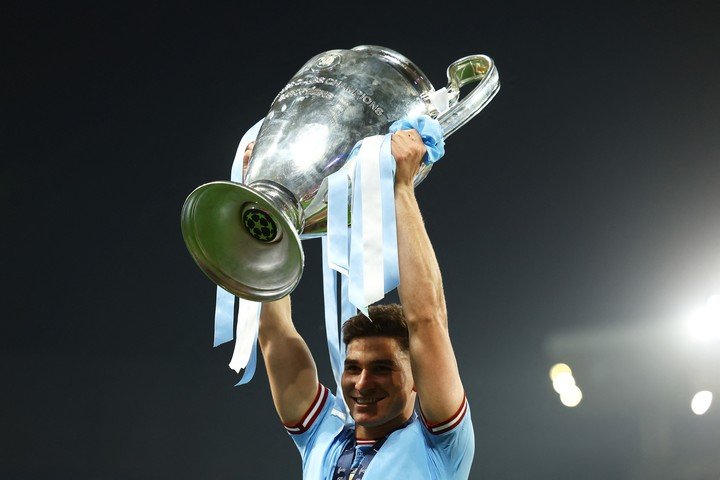 Julián, uno de los últimos campeones. (REUTERS/Molly Darlington)