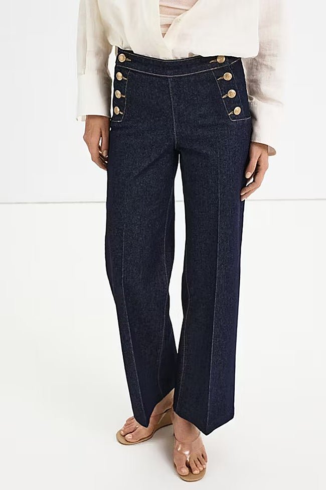 Vaqueros azules de Mango (29,99 euros)