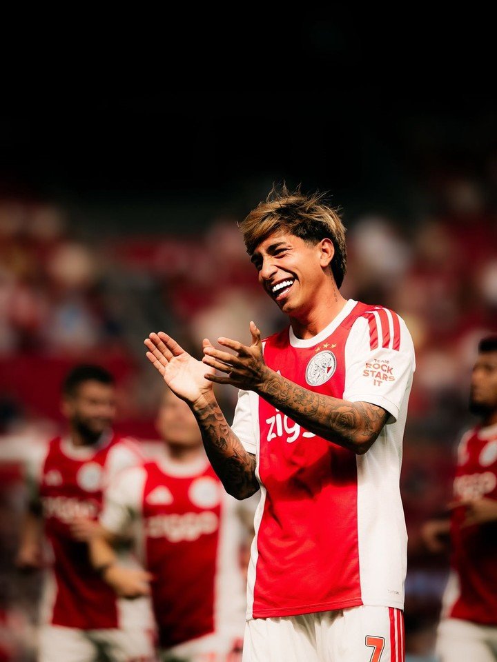 Carrizo se va del Ajax (Foto: Instagram @mahercarrizo.7).