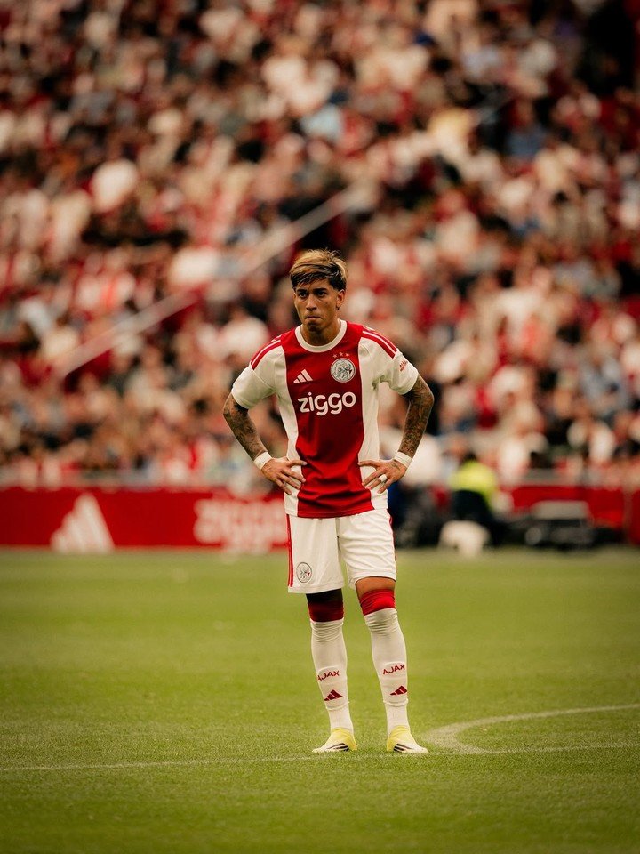 El delantero no tuvo mucho ritmo en el Ajax @mahercarrizo.7).