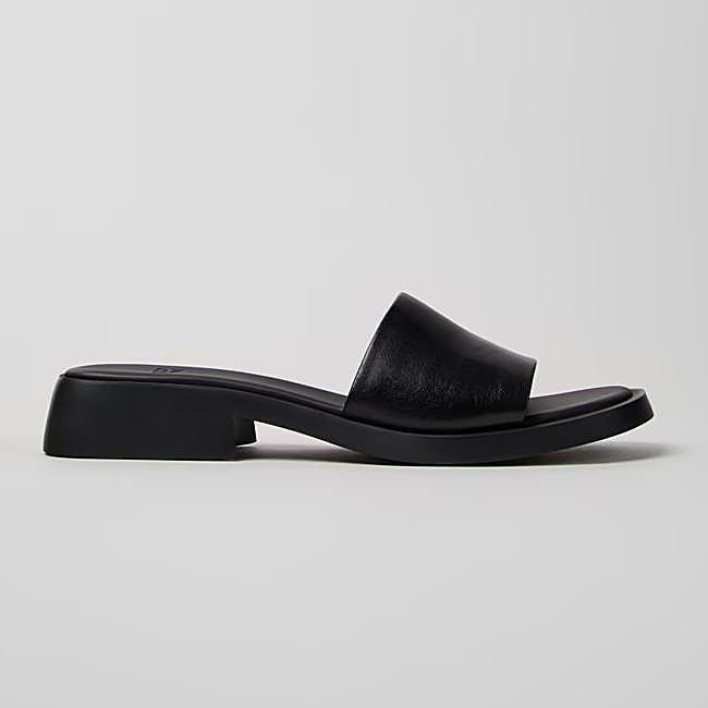 Mules negros de Camper, 120 euros.