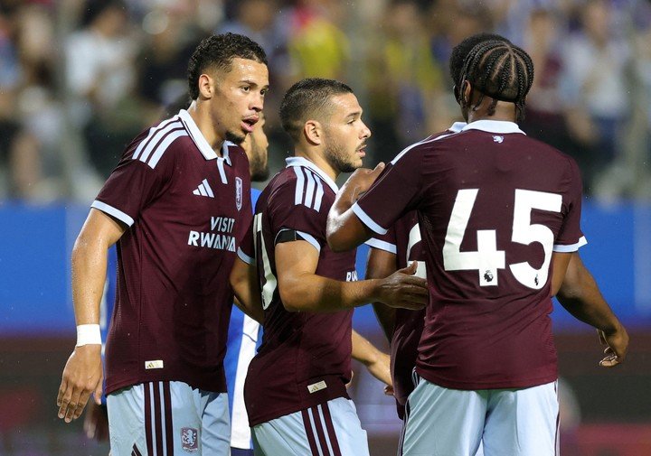 Festejo de Buendia en Aston Villa. (REUTERS)