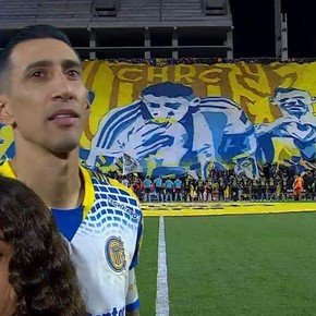 Video: la emoción de Di María al ver su nuevo trapo en el Gigante de Arroyito 