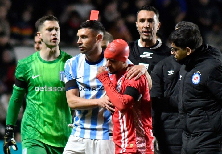 Por el Clausura Maravilla cumple suspensión por la roja ante Argentinos. Foto: FOTOBAIRES