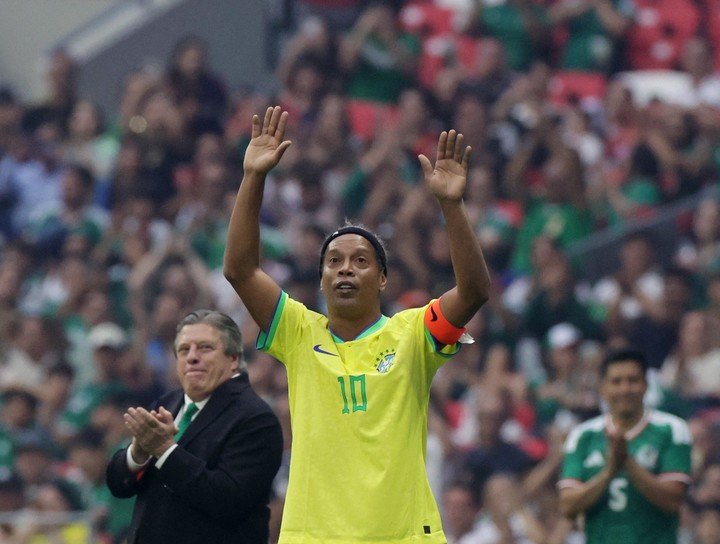 La leyenda brasilera busca tener un rol importante dentro del club. (REUTERS/Henry Romero)