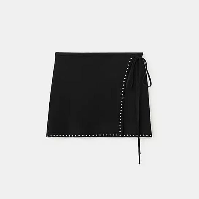Minifalda negra de Mango, 29,99 euros.