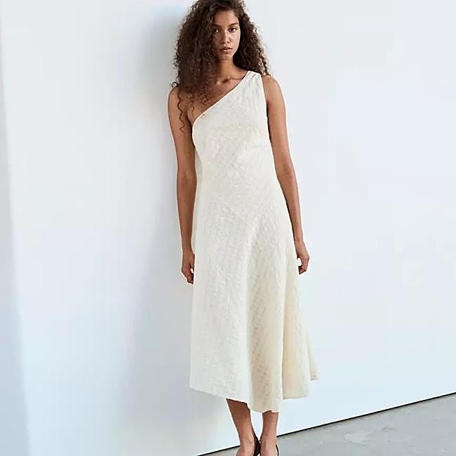 Vestido asimétrico de Mango, 49,99 euros