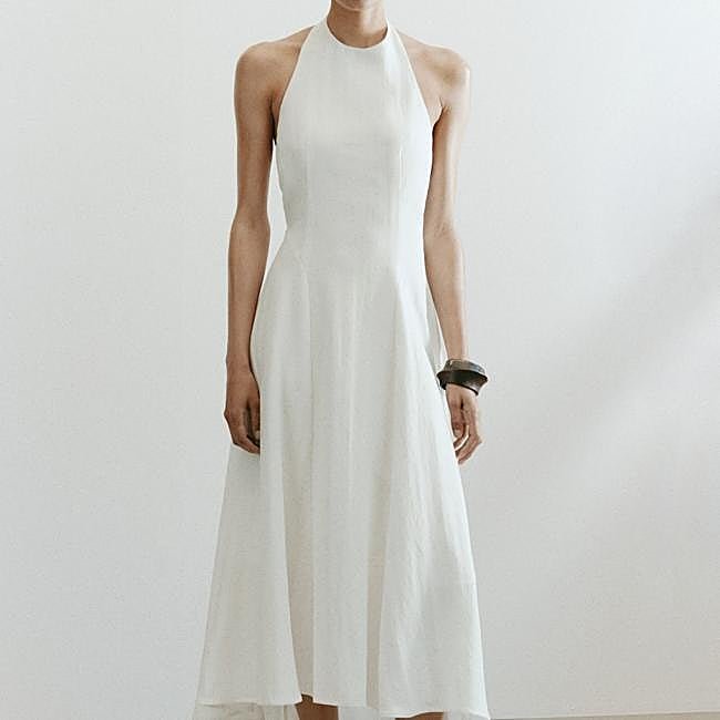 Vestido halter fluido de H&M, 39,99 euros.