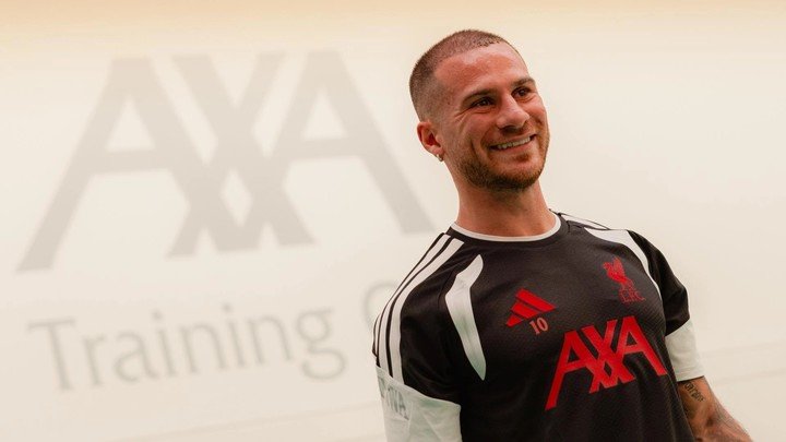 Alexis Mac Allister en su vuelta a los entrenamientos del Liverpool. Fotos: Nikki Dyer - Liverpool.