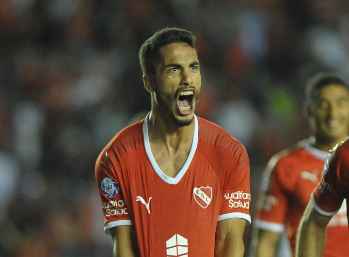 Figal, de pasado en el Rojo. El domingo irá con Boca al Cilindro.