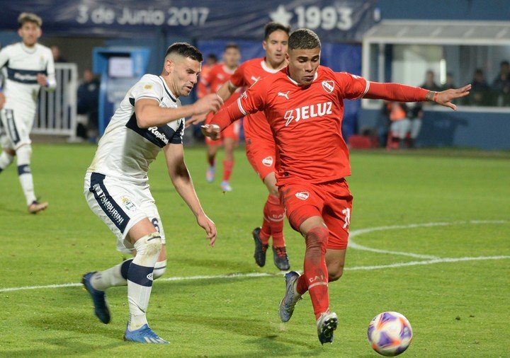 Ayrton Costa, otro ex Rojo que irá al Cilindro de Avellaneda.