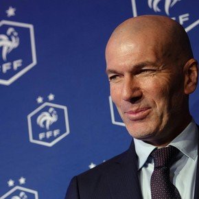Zinedine Zidane y la primera medida en Francia: se terminan los desfiles en Clairefontaine