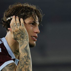 De ser el posible recambio de Di María en la Selección a casi no jugar en su equipo: el difícil presente de Alejandro Garnacho