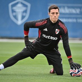 Santiago Beltrán, en el radar de otro poderoso de Europa mientras negocia con River la extensión de su contrato