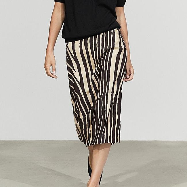 Falda estampada animal print de Massimo Dutti, 79,95 euros.