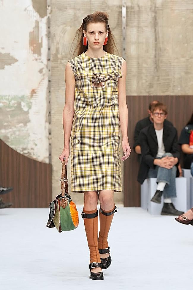 Look de Marni durante la Semana de la Moda de Milán.
