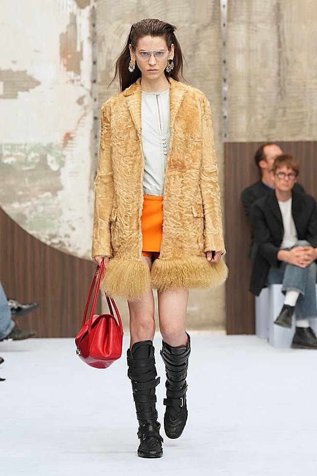 Look de Marni durante la Semana de la Moda de Milán.