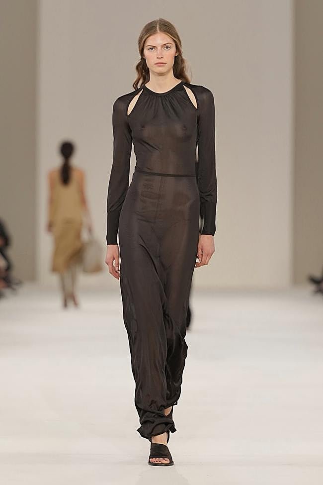 Look del desfile de Max Mara durante la Semana de la Moda de Milán.