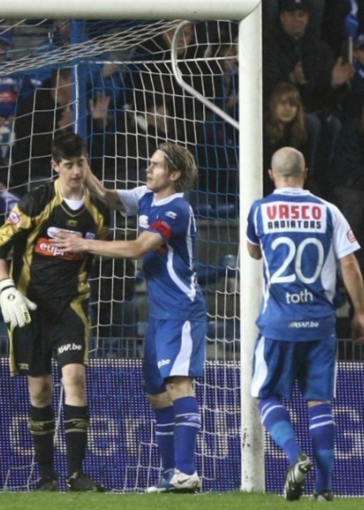 El debut de Courtois, un empate 2-2 en abril del 2009.