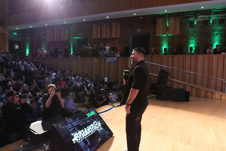 Kun Agüero, un ídolo que traspaso plataformas y gestiona proyectos en el Olé Summit 2026 (Foto: Carlos Roberto Bairo).