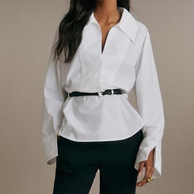 Camisa blanca de Sézane, 115 euros.