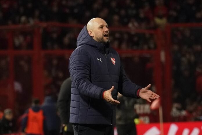 El pilar de Independiente que podría volver tras dos meses y le mete presión a Viera