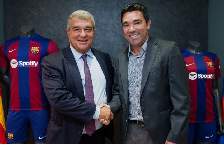Deco sonriente con Laporta (prensa Barcelona).