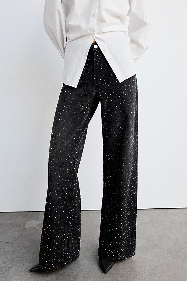 Vaqueros con brillos de Mango (59,99 euros)