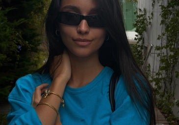 ¿Es la camiseta azul la prenda aliada del otoño? María Pombo e Inés García lo confirman