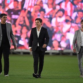 La baja inesperada en el cuerpo técnico de Gallardo en su desafío como entrenador de Ecuador