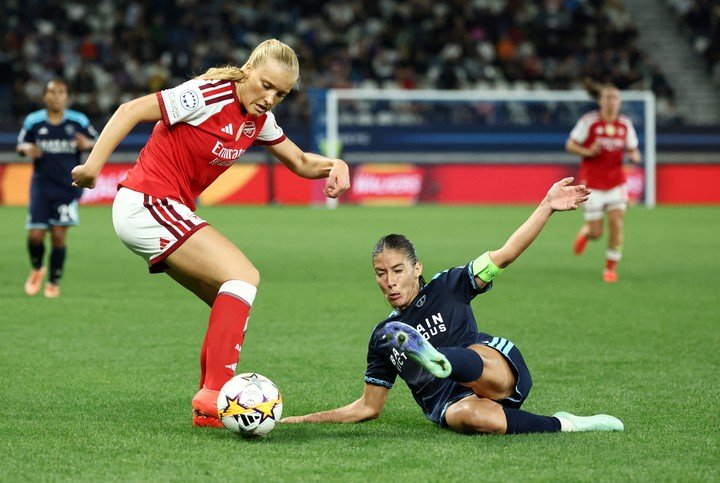 Paris FC igualó ante Arsenal. (Reuters)