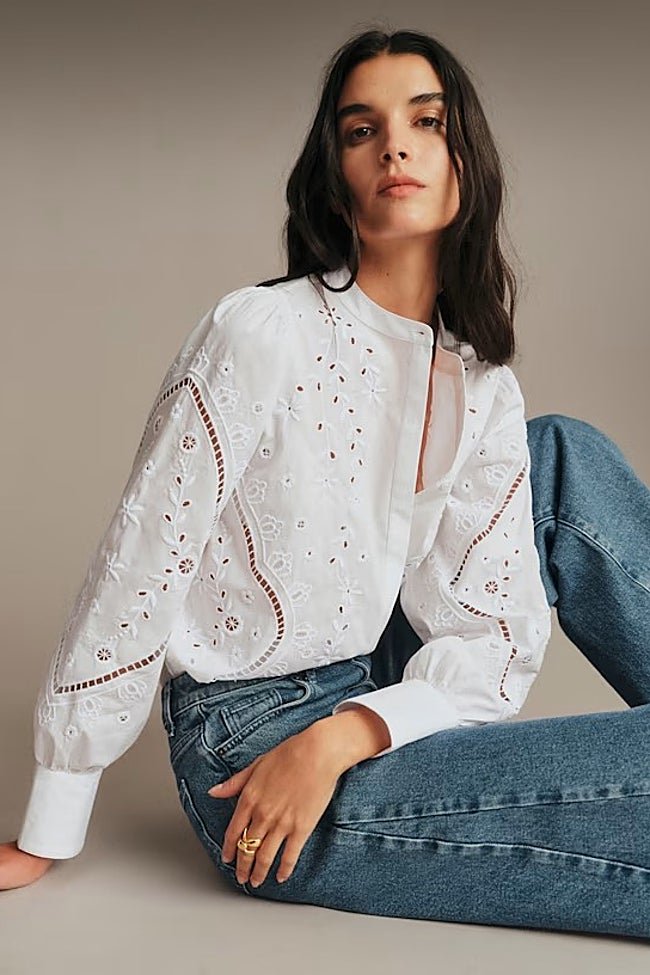 Blusa blanca de Sézane (110 euros)