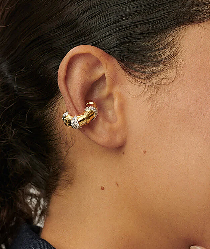 Imagen secundaria 2 - La historia del ear cuff, la joya tendencia más moderna que hasta llevan las royals