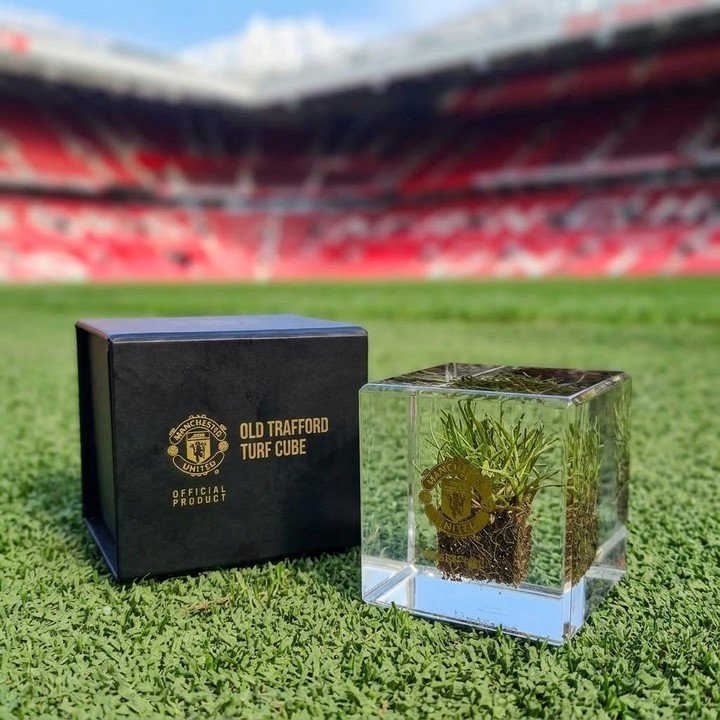 El Manchester United pone a la venta el antiguo césped de Old Trafford.