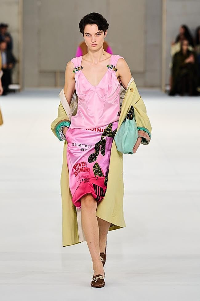 Look de Dries van Noten durante la Semana de la Moda de París.