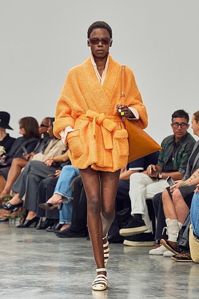 Look de Courrèges durante la Semana de la Moda de París.
