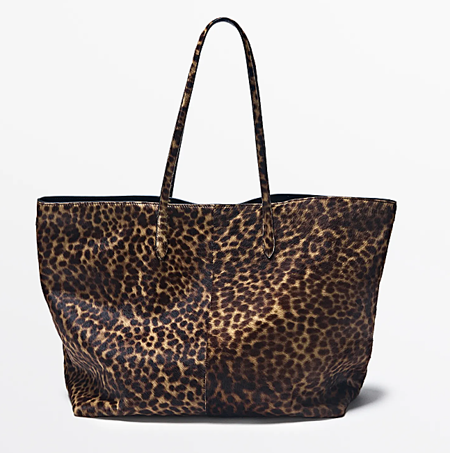 Bolso de Massimo Dutti (399 euros).