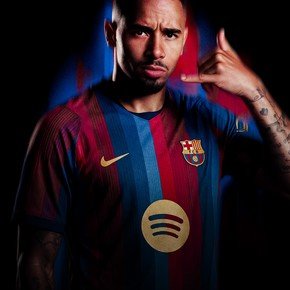 El divertido momento que protagonizó Gabriel Jesús en su presentación en Barcelona: cuánto costó, hasta cuándo firmó y qué dijo