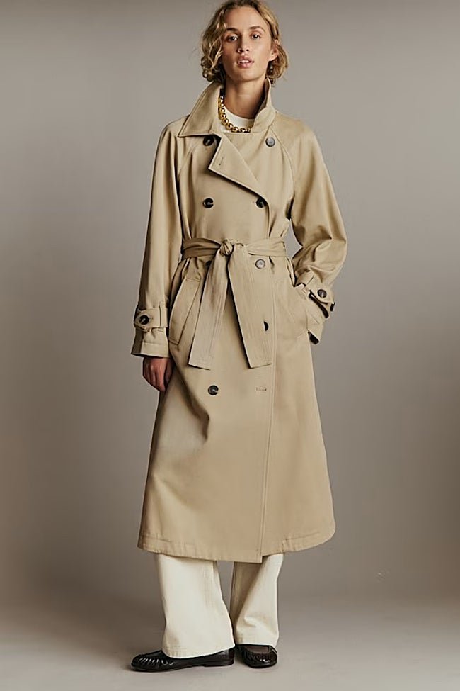 Gabardina larga de Sezane (275 euros)